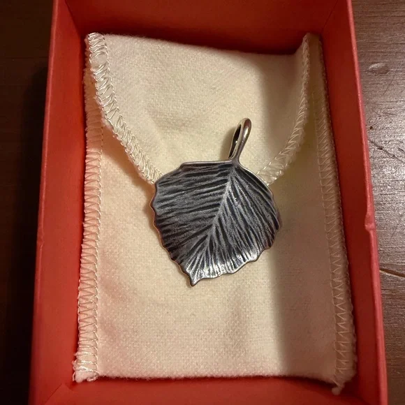 James Avery Retired Sterling Silver Fall Aspen Leaf Pendant - Picture 2 of 3